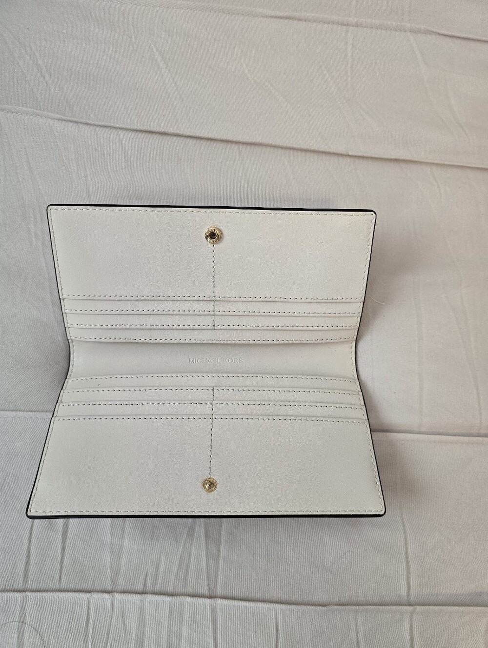 Michael Kors White Pebbled Leather Continental Wallet with Gold MK Accent - Picture 3 of 3